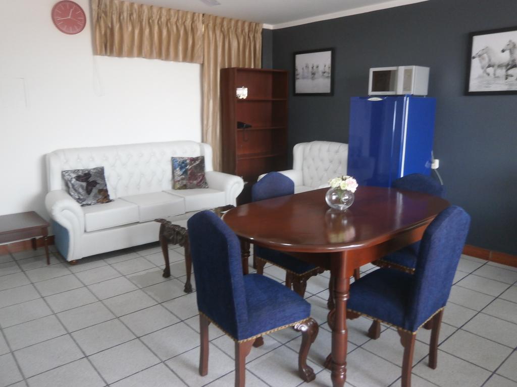 Strenua Santa Maria Suites Трухильо Екстериор снимка