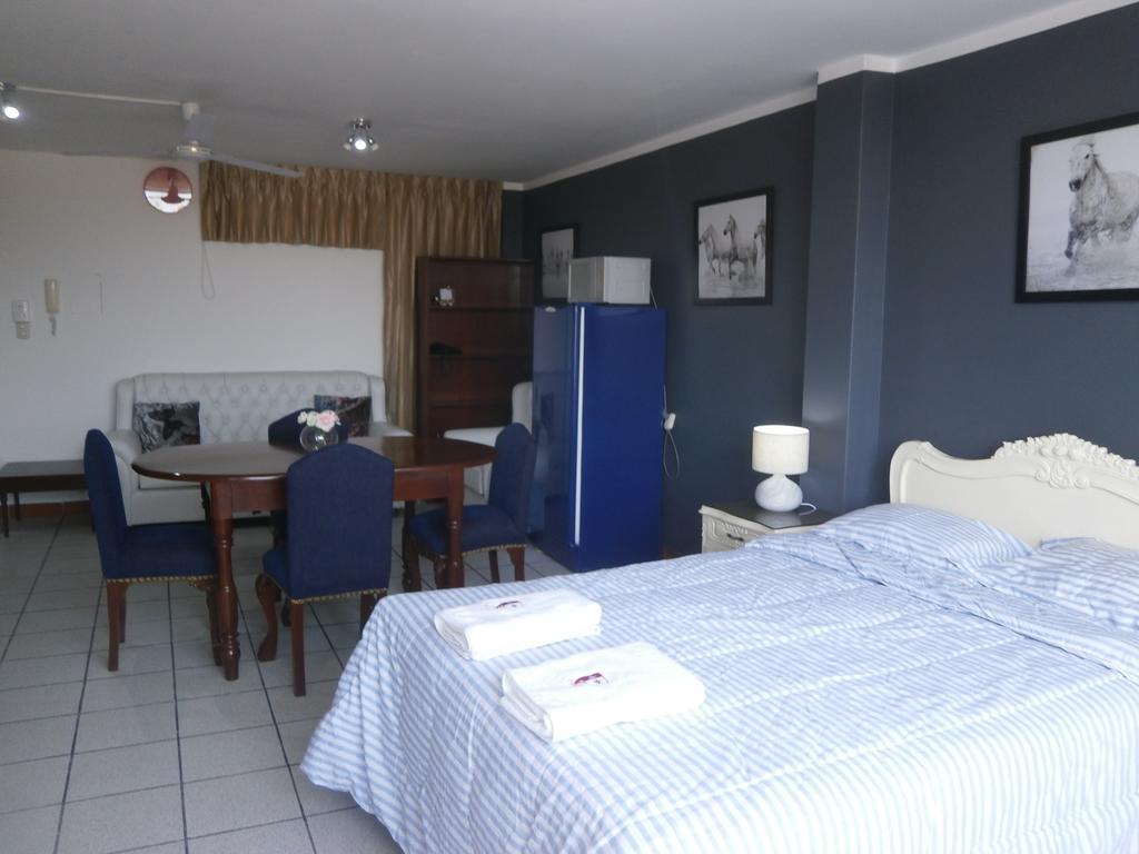 Strenua Santa Maria Suites Трухильо Екстериор снимка