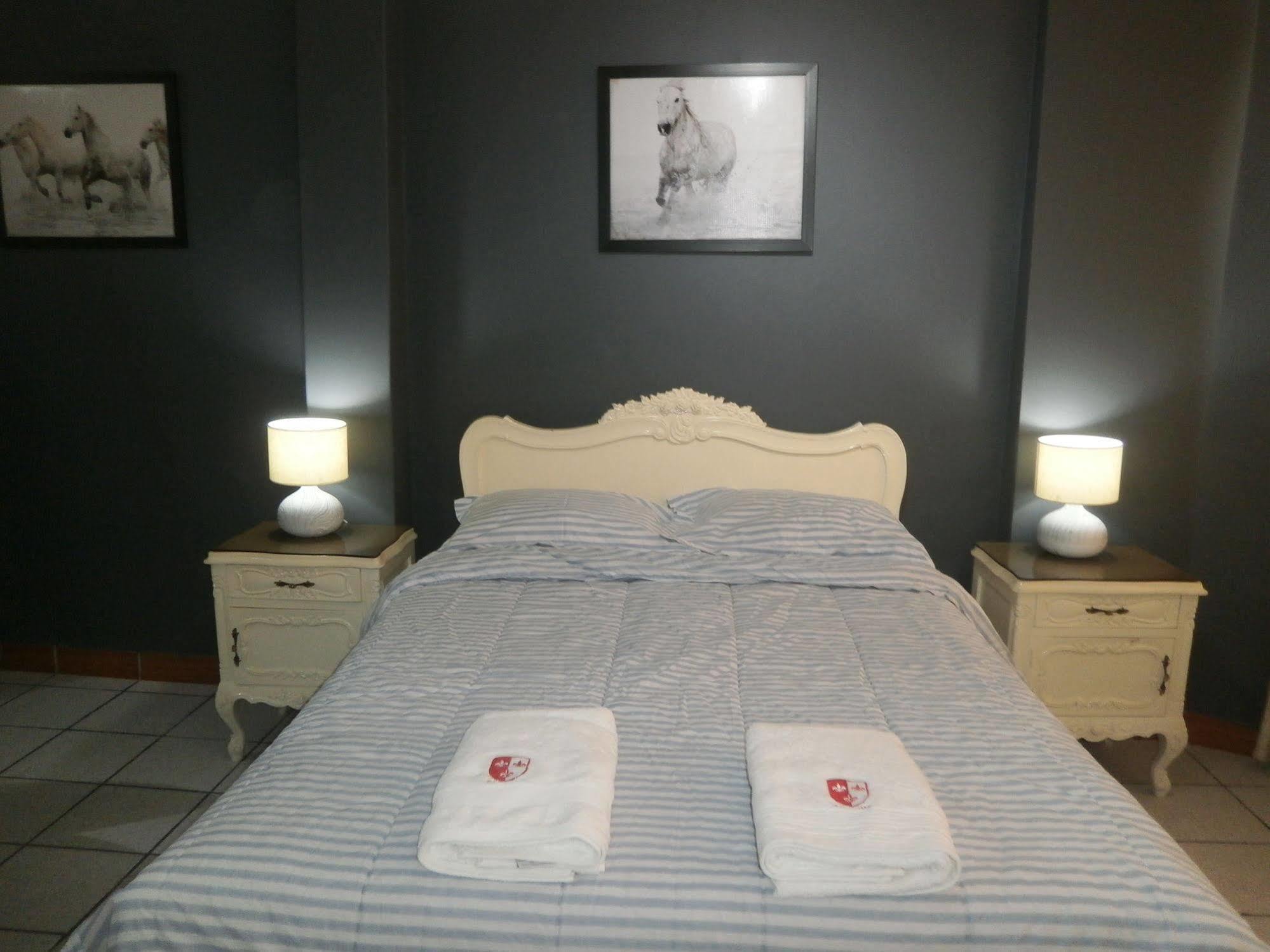Strenua Santa Maria Suites Трухильо Екстериор снимка