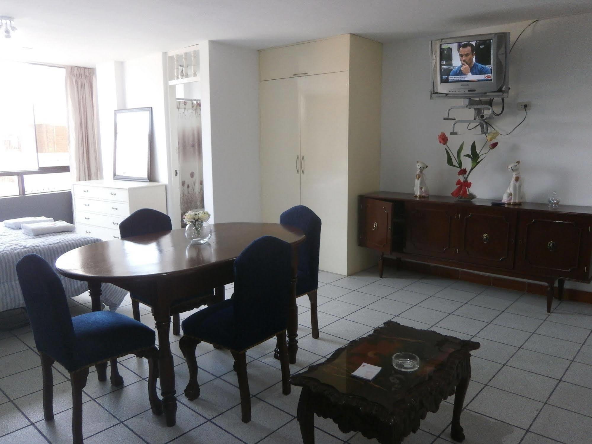 Strenua Santa Maria Suites Трухильо Екстериор снимка