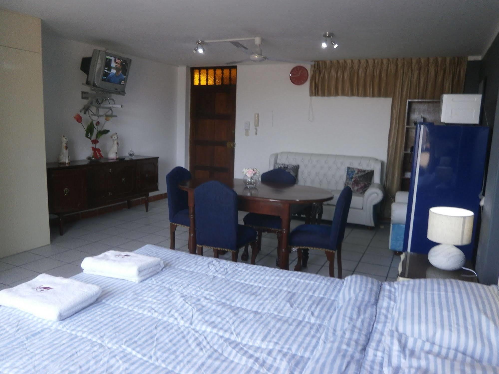 Strenua Santa Maria Suites Трухильо Екстериор снимка